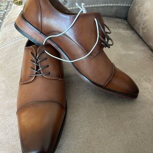 Guess Men's Tan Leather Oxfords